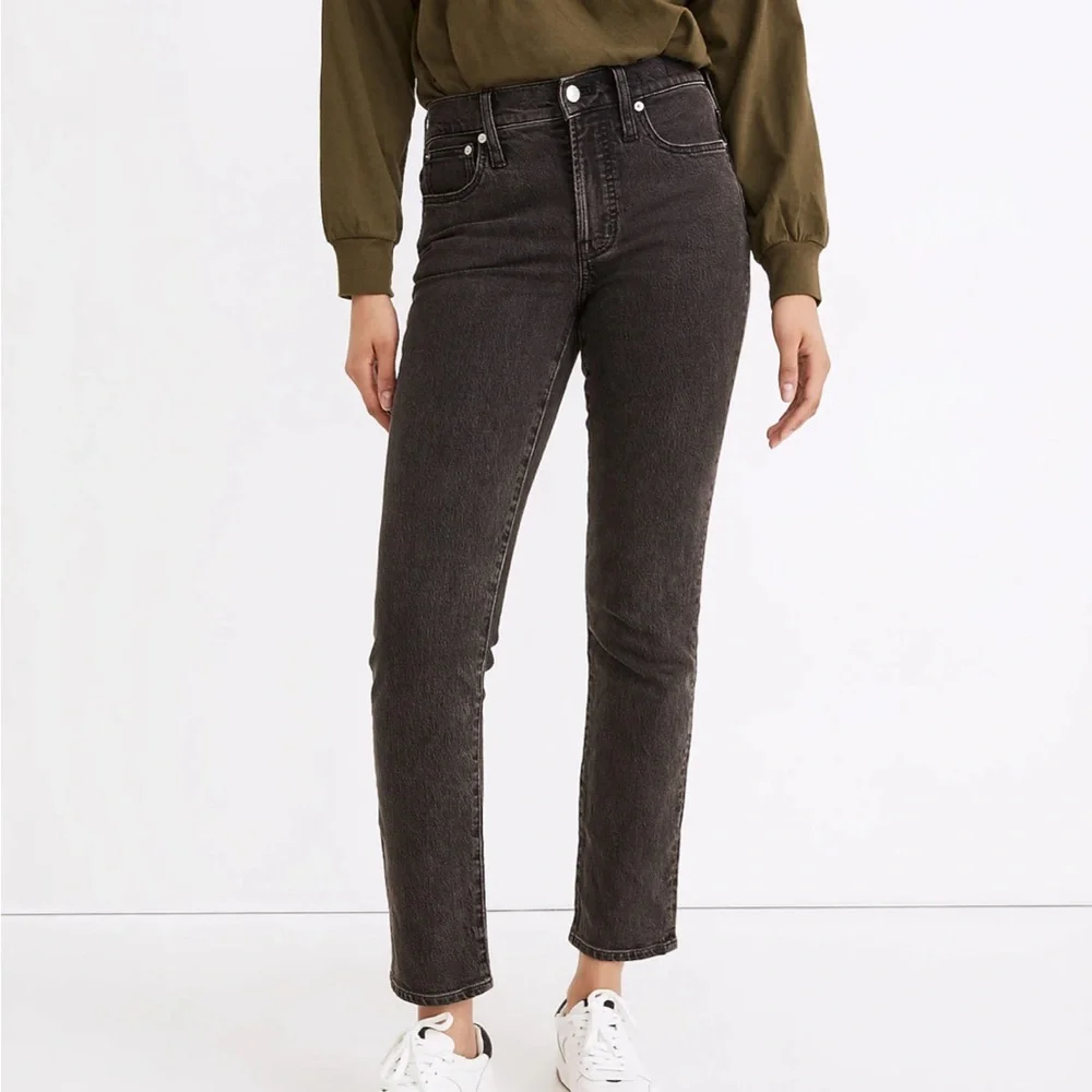 Madewell The Mid-Rise Perfect Vintage Jean in Lunar Wash - Picture 2 of 6